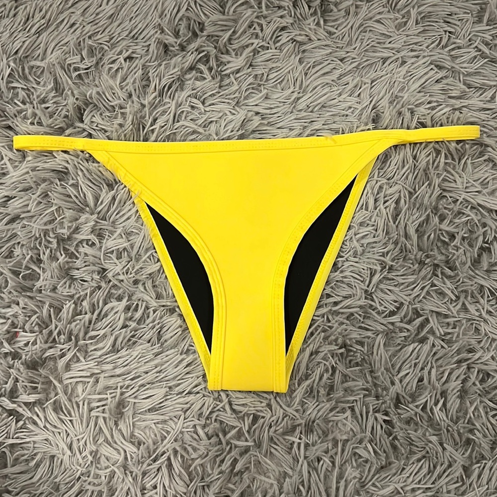 NWOT NEVER WORN HOAKA SWIM BOTTOMS